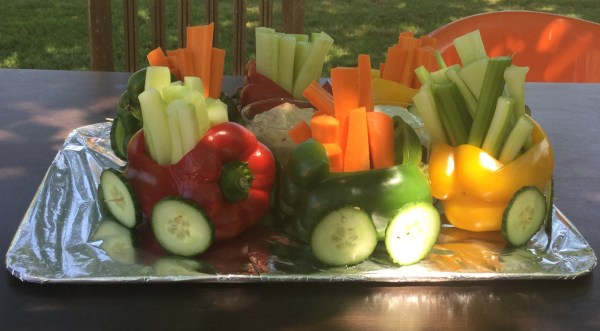 All aboard the Aperitif Train - a great way to serve dips!