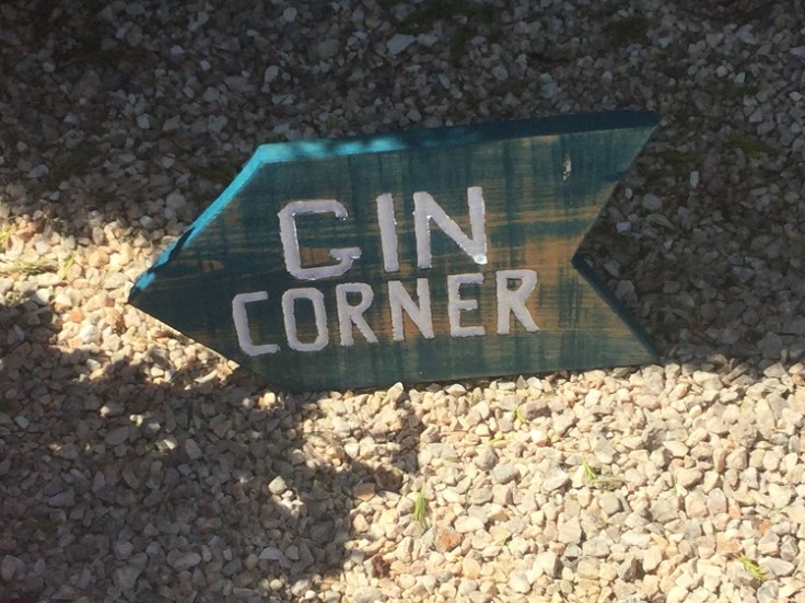 Gin Corner Sign
