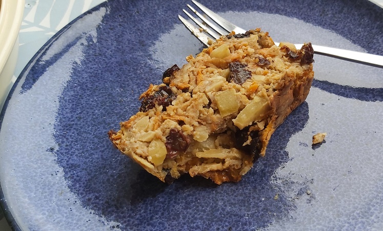 Oat, carrot, apple and raisin cake