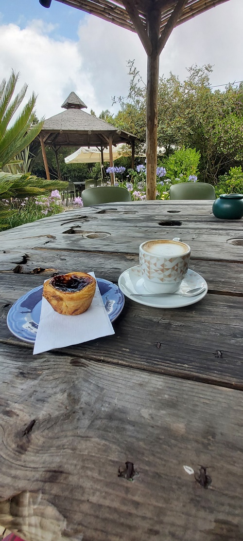 Coffee and pastel da nata